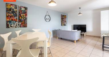 a louer à saint-pierre - terre sainte, appt t 2 meublé, loyer 880  cc disponible de suite