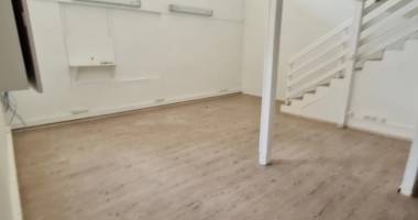 local sur 2 niveaux - 75 m - centre ville