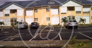 a louer 830 € * 3 pièces * 59 m² * 97170 petit bourg *