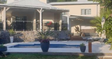 maison à la montagne – 4 ch. avec piscine & jacuzzi – jardin 858m²