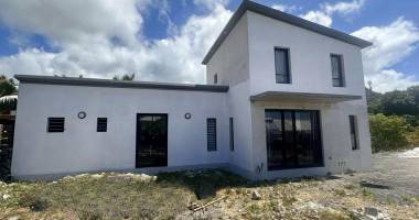 saint joseph 97480 - villa f4 À terminer - secteur calme - proche des commoditÉs - beau potentiel