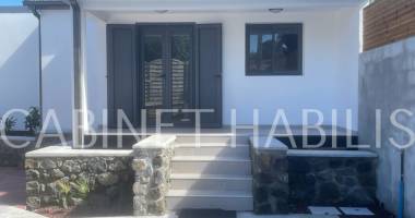 a louer - maison de type 2 d'environ 36.40 m2 - saint-joseph - 690.00 €