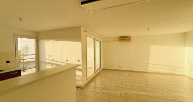 la possession (centre ville) - location appartement t3 avec varangue et parking