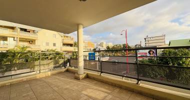 la possession (centre ville) - location t2  avec double terrasse et parking