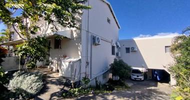 maison f4 + t2  saint-pierre , la cafrine: