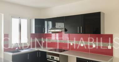a louer - appartement de type f2 d'environ 69,46 m2 - saint-pierre - 685.00 € + 72.00 € de charges