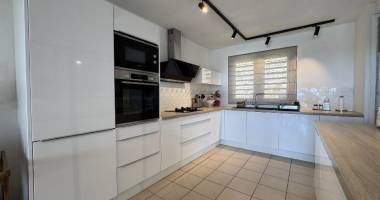 À louer   maison individuelle t4 avec piscine   location meublée
