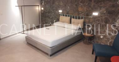 À louer - appartement meuble de type t2 d'environ 50.93 m2 - saint-pierre - 1160.00 €