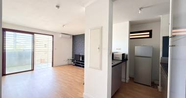 appartement t2 58m2 avec terrasse fermée   résidence sécurisée avec ascenseur