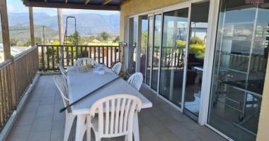 a louer magnifique appartement meuble récent de type f4 + bureau avec jardinet la plaine des cafres 21 éme km