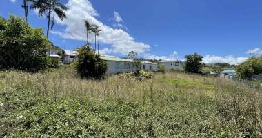 terrain de 1562m2 constructible avec maison à détruire